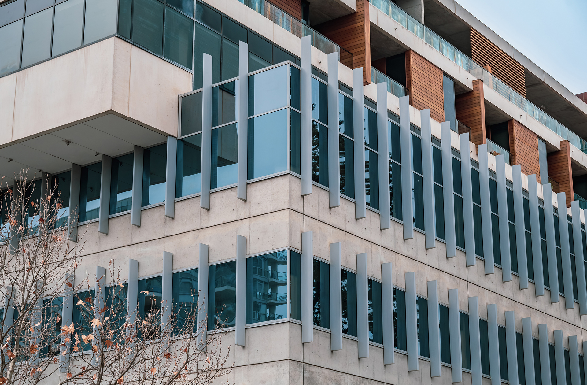 Canberra Building Aiduts, - Canberra CBD Commercial Office Building with Reflective Facade